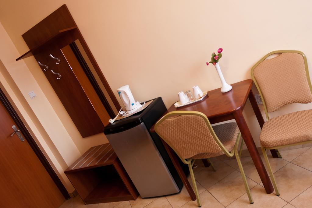 Hotel Elda 2 Быдгощ Экстерьер фото