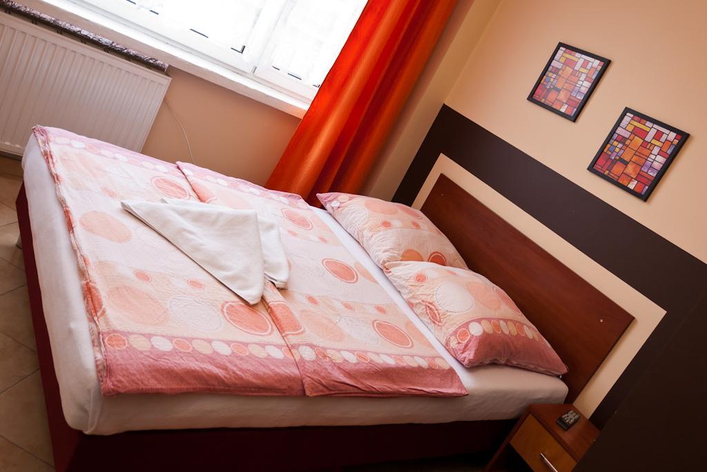 Hotel Elda 2 Быдгощ Экстерьер фото
