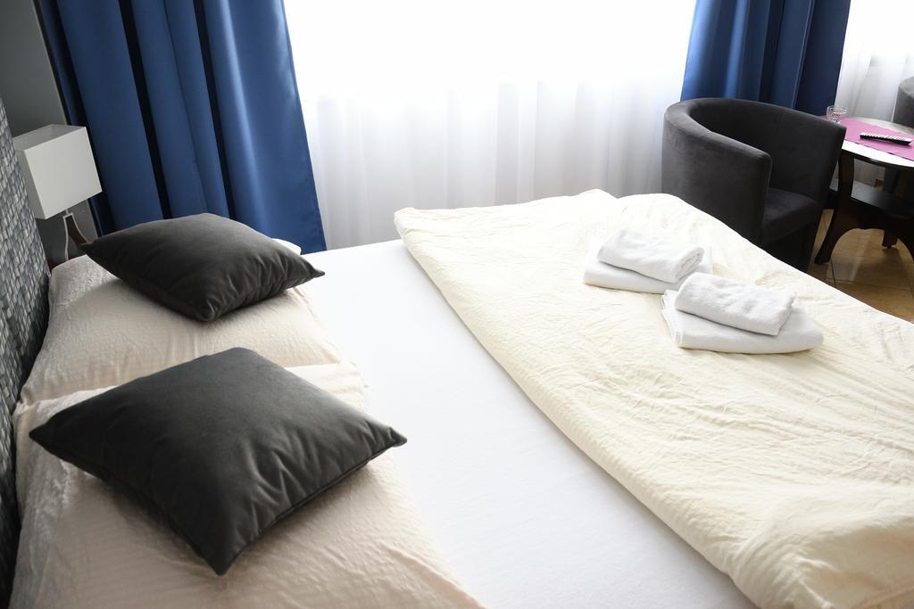 Hotel Elda 2 Быдгощ Экстерьер фото